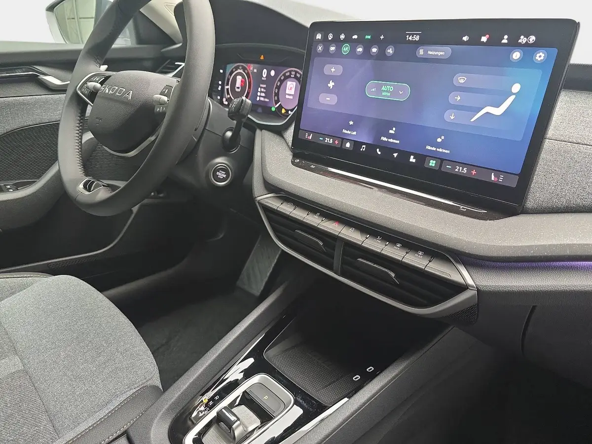 SKODA OCTAVIA COMBI 2.0 TDI DSG SELECTION NAVI LED ACC WINTER KAMERA A