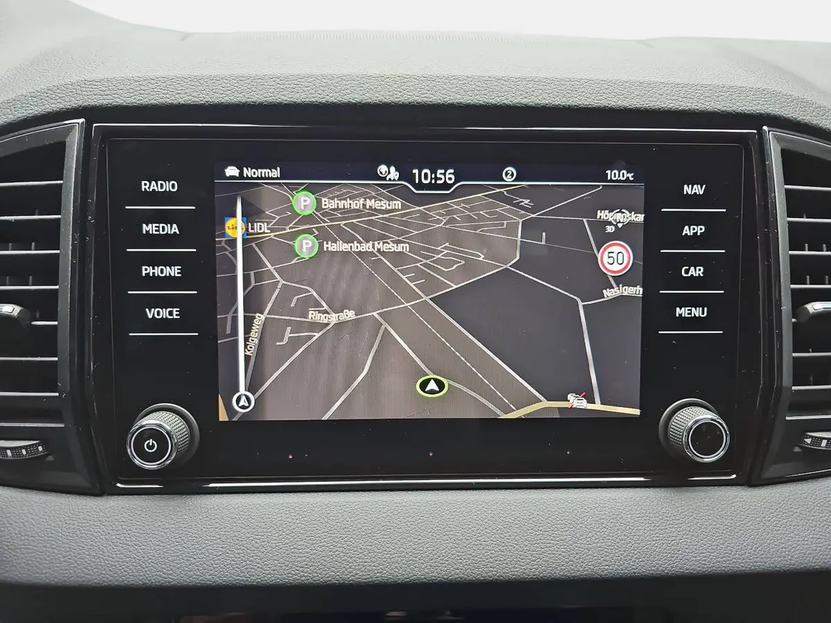 SKODA KAROQ 1.5 TSI DSG SPORTLINE NAVI LED-MATRIX PANO CANTON 