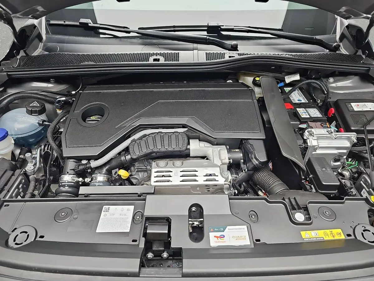 PEUGEOT 208 1.2 HYBRID 110 E-DSC6 GT KLIMA LED MIRROR-SCREEN K