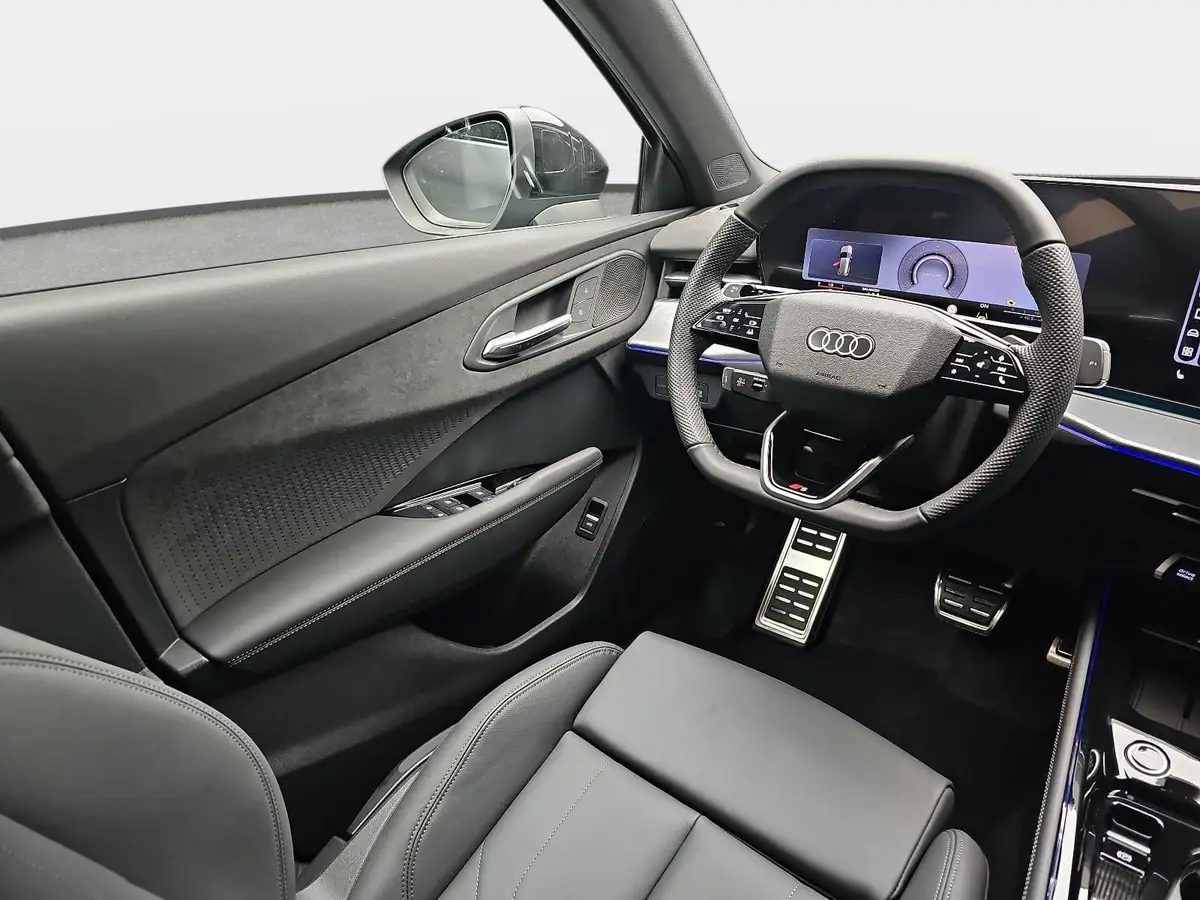 AUDI Q3 TFSI S-TRONIC S-LINE NAVI LED-PLUS ACC BLACK-STYLE