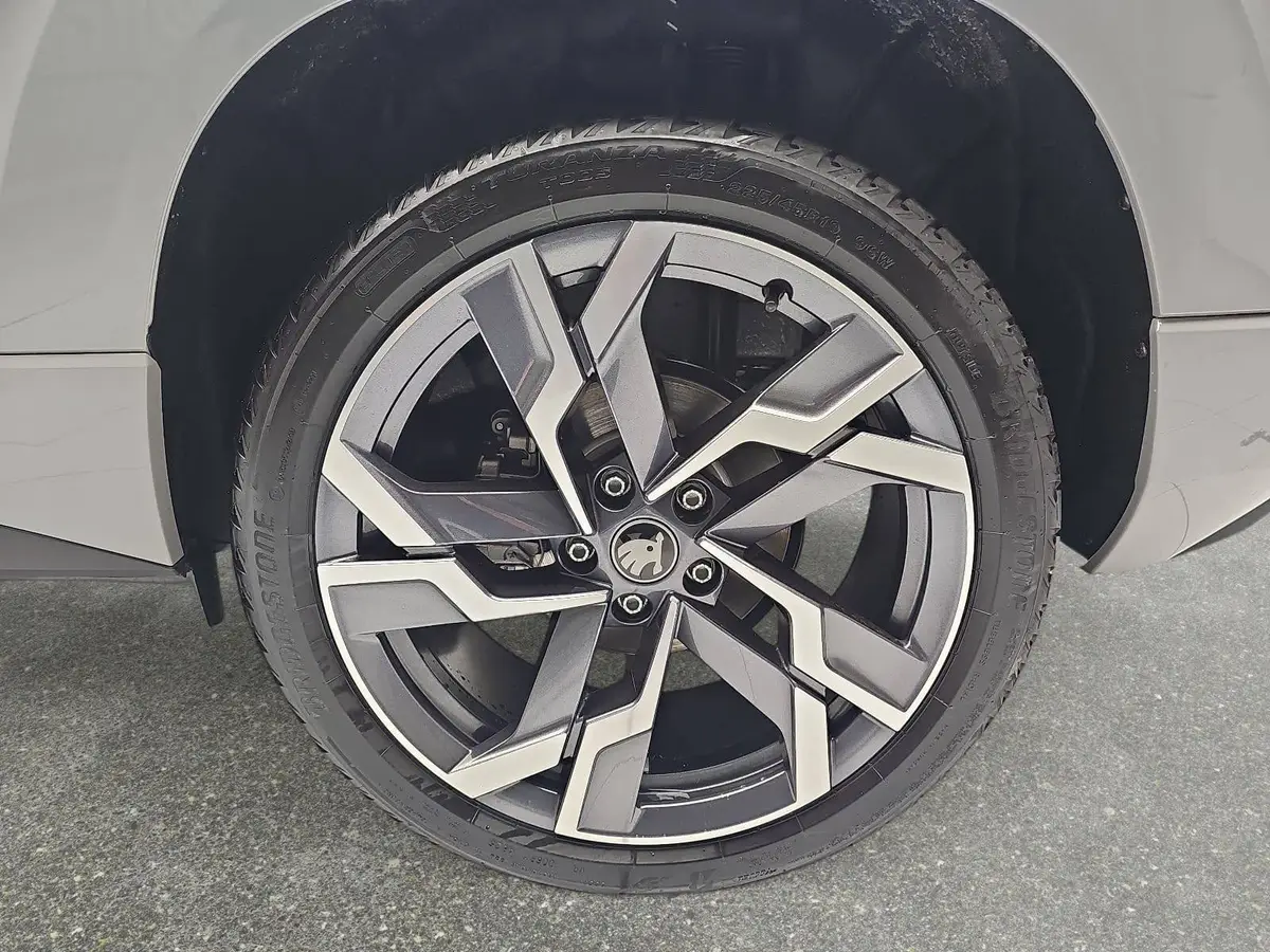 SKODA KAROQ 2.0 TDI DSG SPORTLINE 4X4 WINTER AHK