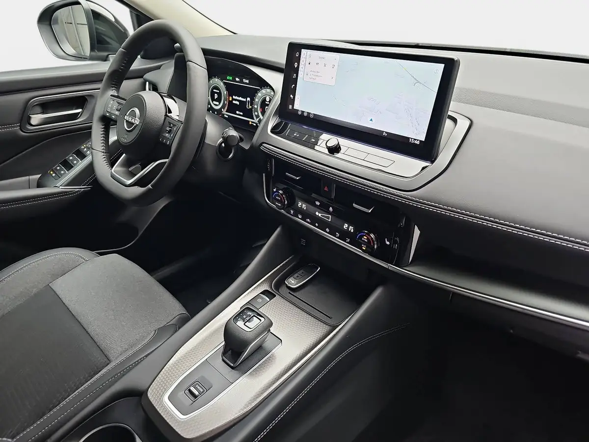 NISSAN QASHQAI 1.3 DIG-T XTRONIC N-CONNECTA PANO WINTER