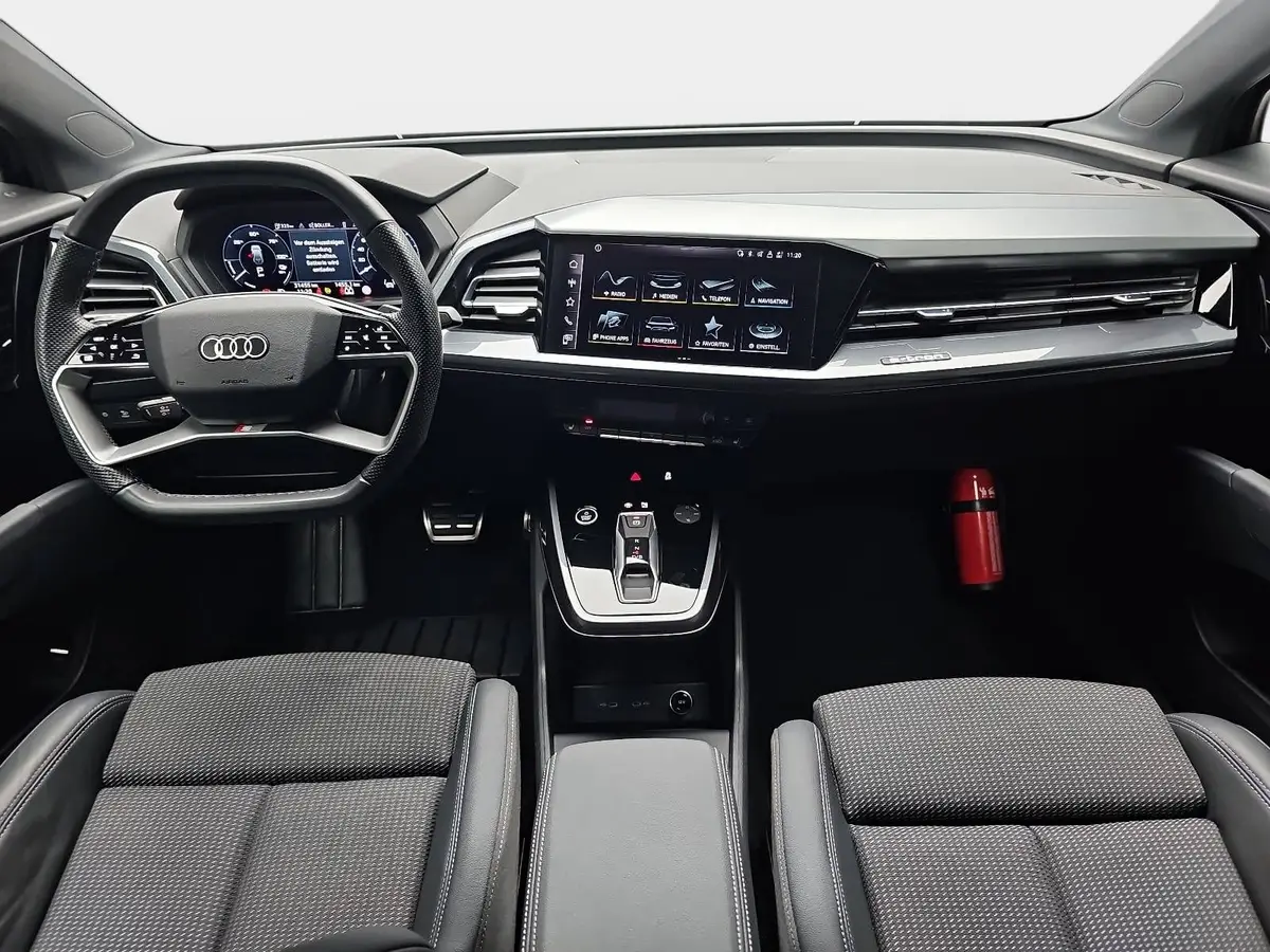 AUDI Q4 45 E-TRON S-LINE NAVI MATRIX KAMERA