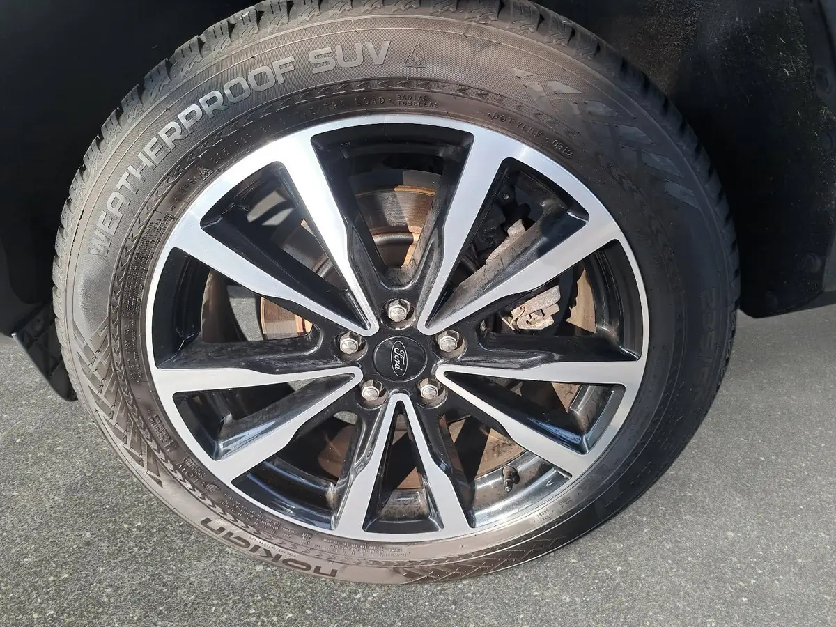 FORD KUGA 1.5 ECOBOOST 4X2 NAVI WINTER PDC LM17