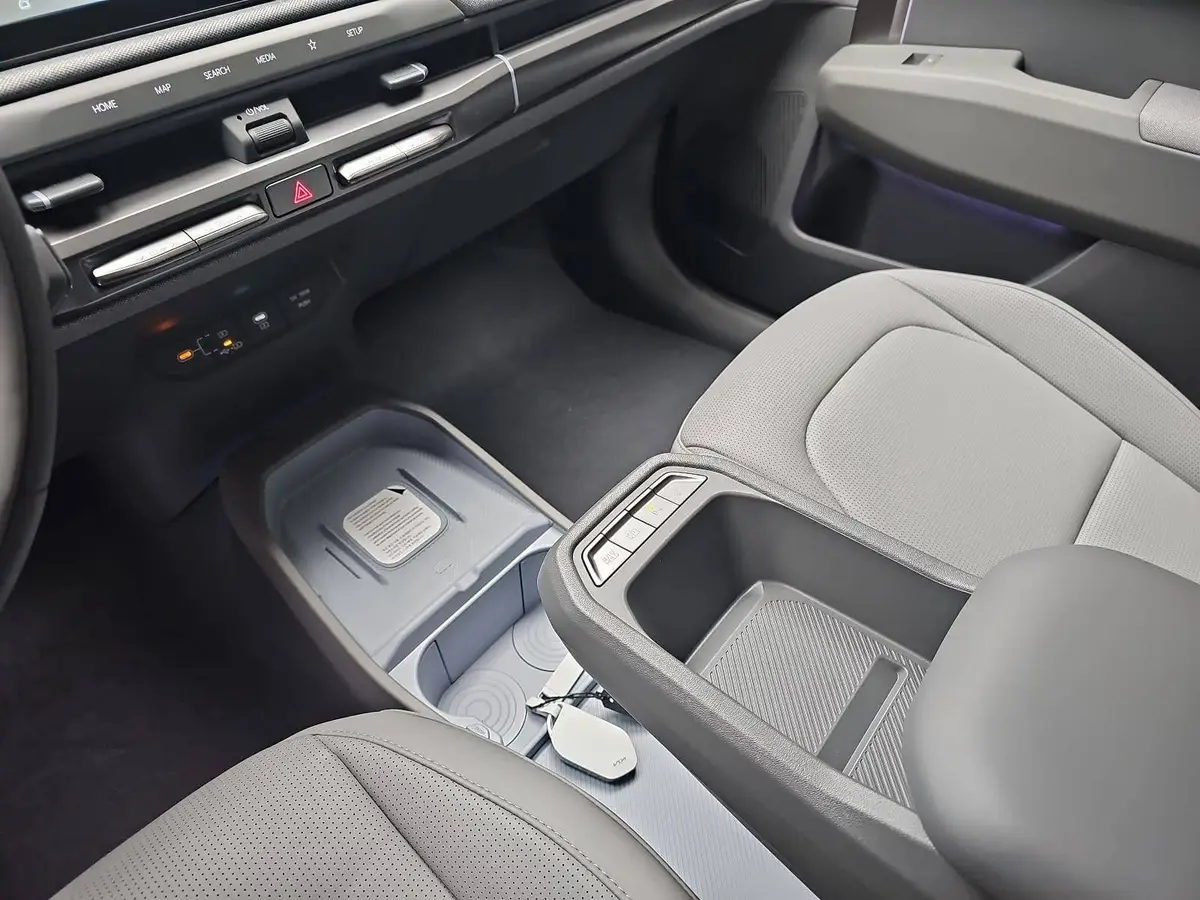 KIA EV3 81.4 KWH EARTH MJ26 WINTER-CONNECT BUSINESS UPGRADE DRIVEWISE-PARK