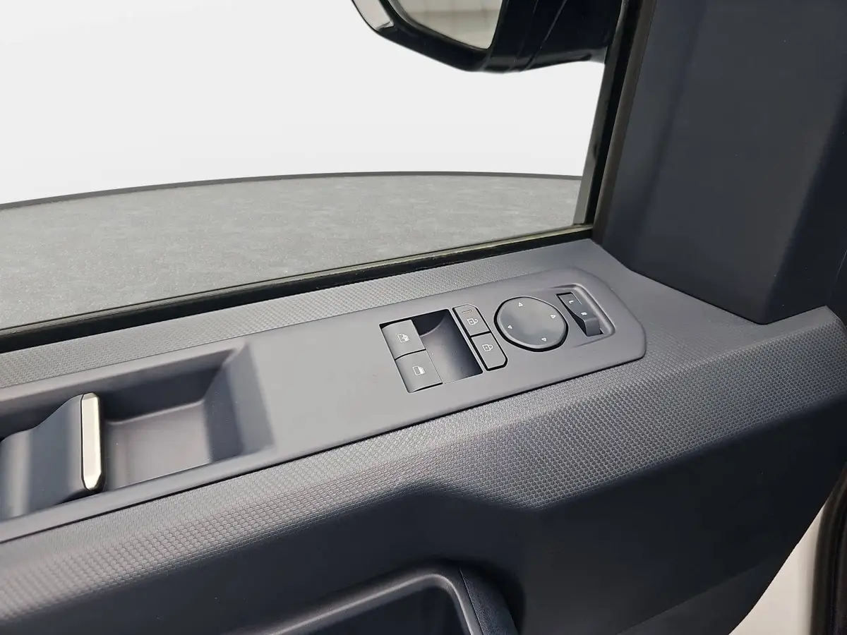KIA PV5 CARGO L2H1 3T 71.2 KWH PLUS MJ26 WÄRMEPUMPE ALLWETTERREIFEN