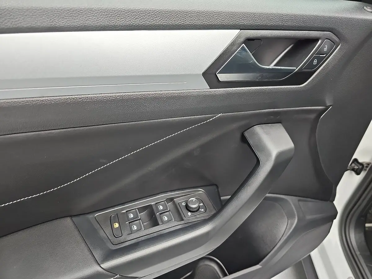 VW T-ROC 1.5 TSI DSG GOAL NAVI LED KLIMAAUTO ACC KAMERA AHK