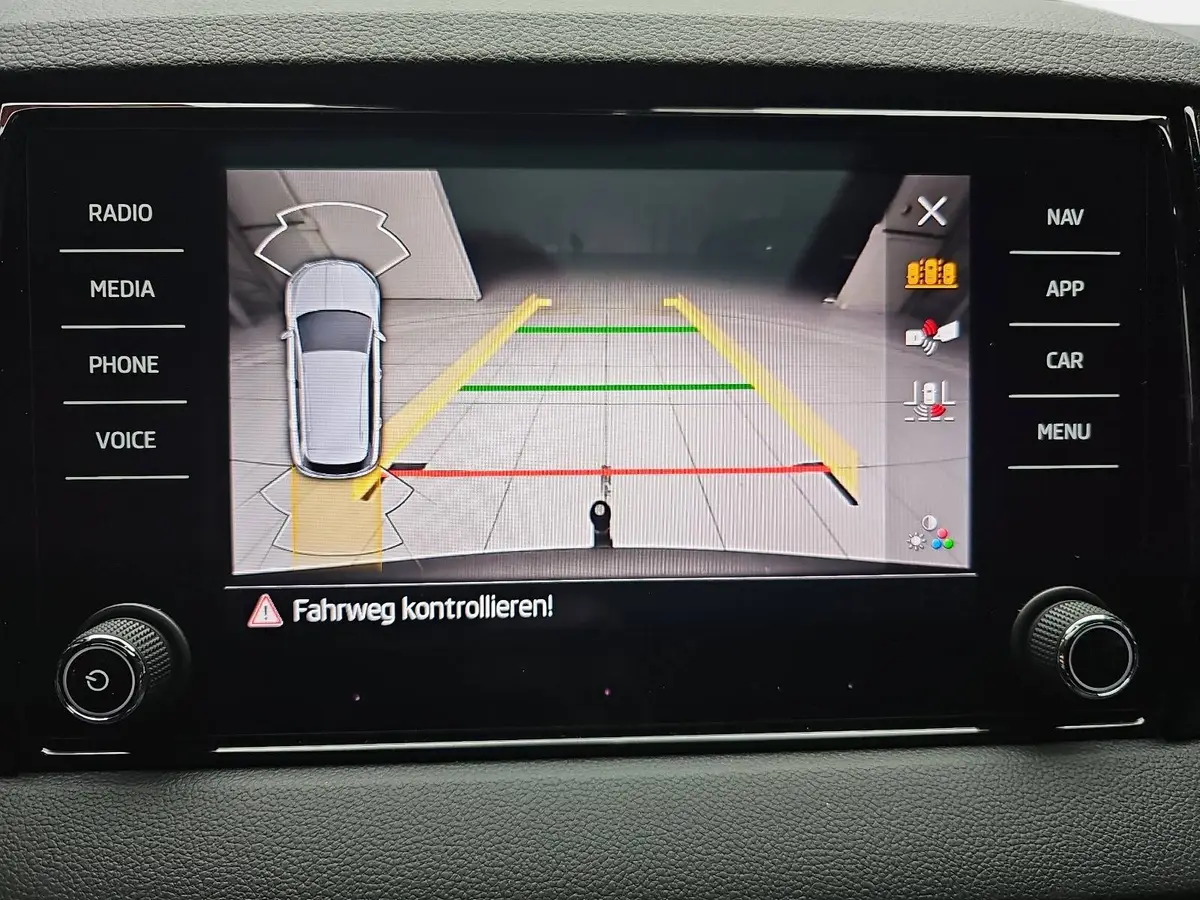 SKODA KAROQ 1.5 TSI DSG SPORTLINE NAVI LED PANO ACC WINTER KAM