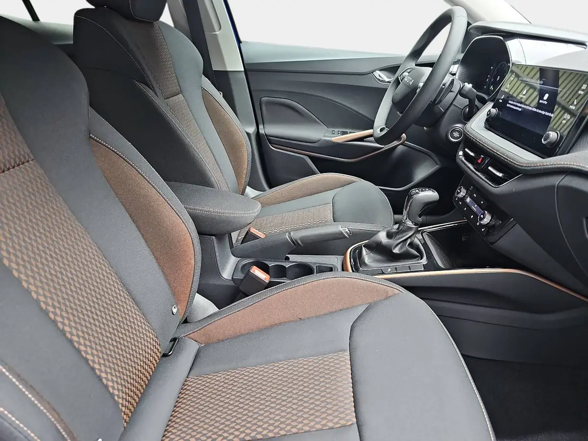 SKODA FABIA 1.0 TSI DSG 130 JAHRE LED KLIMAAUTO WINTER PDC KAM