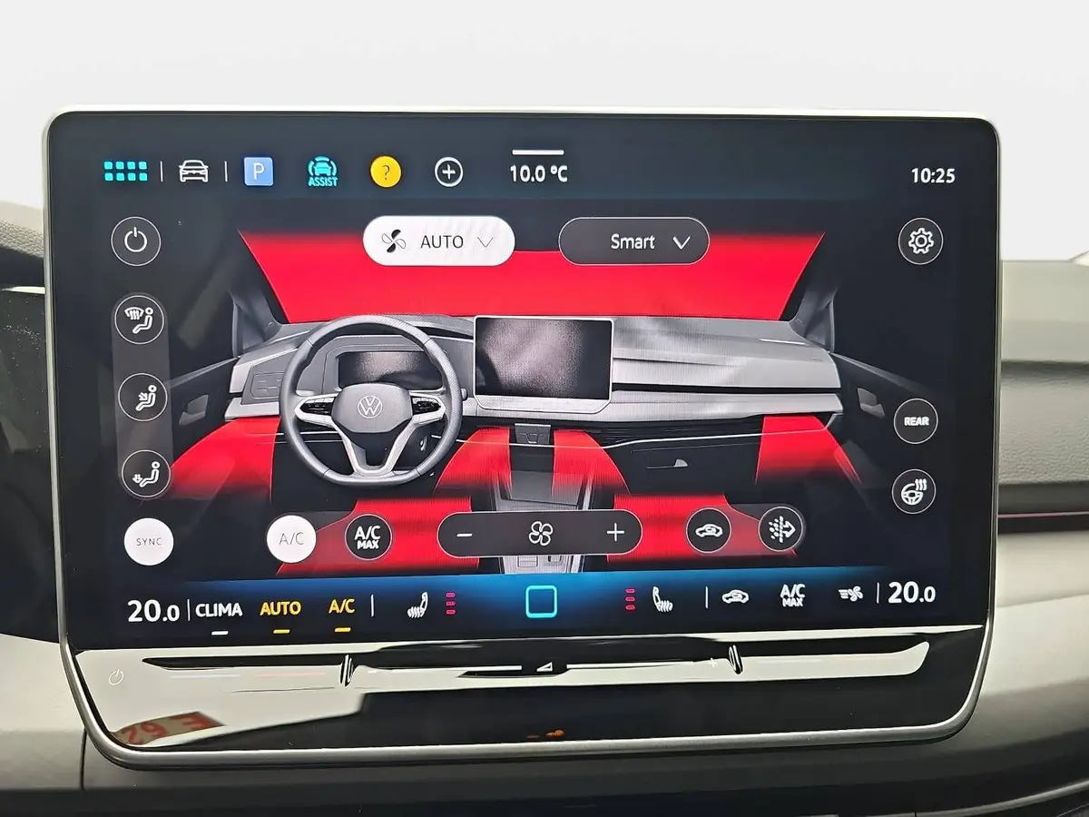 VW GOLF VIII 1.5 TSI LIFE LED ACC KAMERA AHK LM17