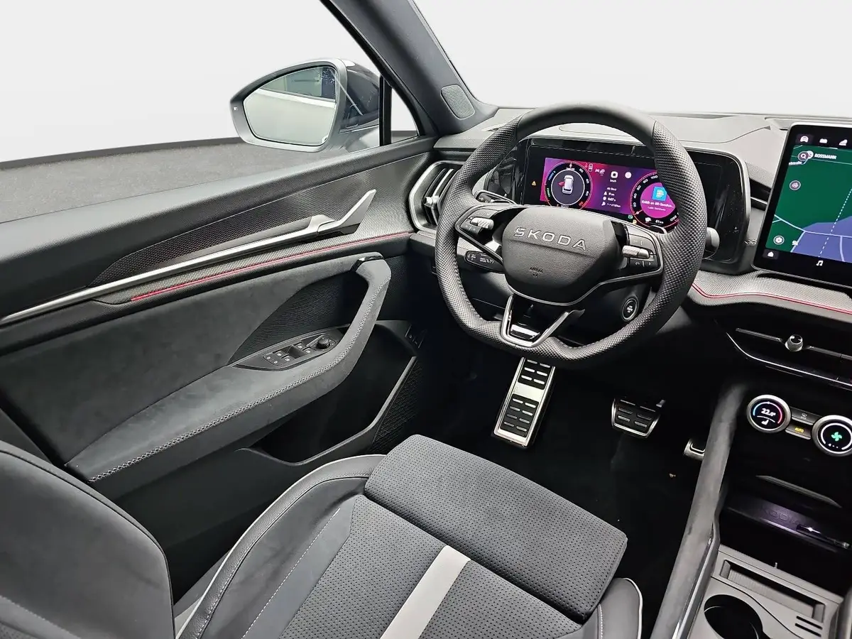 SKODA KODIAQ 1.5 TSI DSG IV PHEV SPORTLINE AHK PANO LM