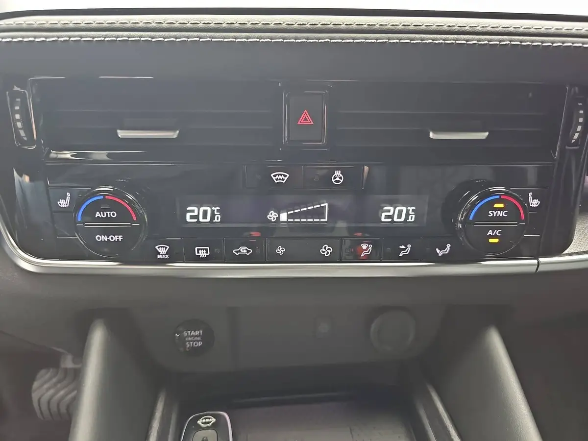 NISSAN QASHQAI 1.3 DIG-T X-TRONIC TEKNA NAVI LED