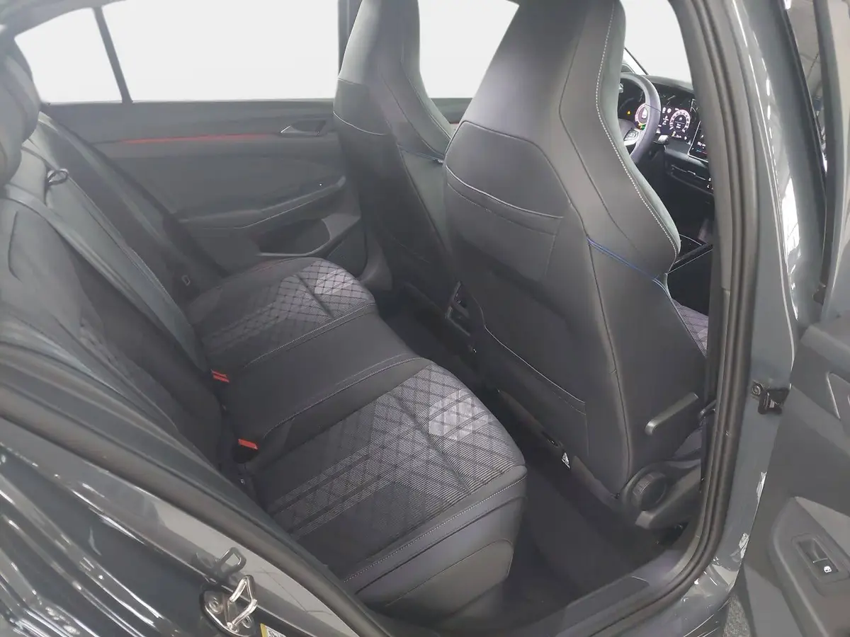 VW GOLF 1.5 ETSI DSG VIII R-LINE NAVI MATRIX-LED