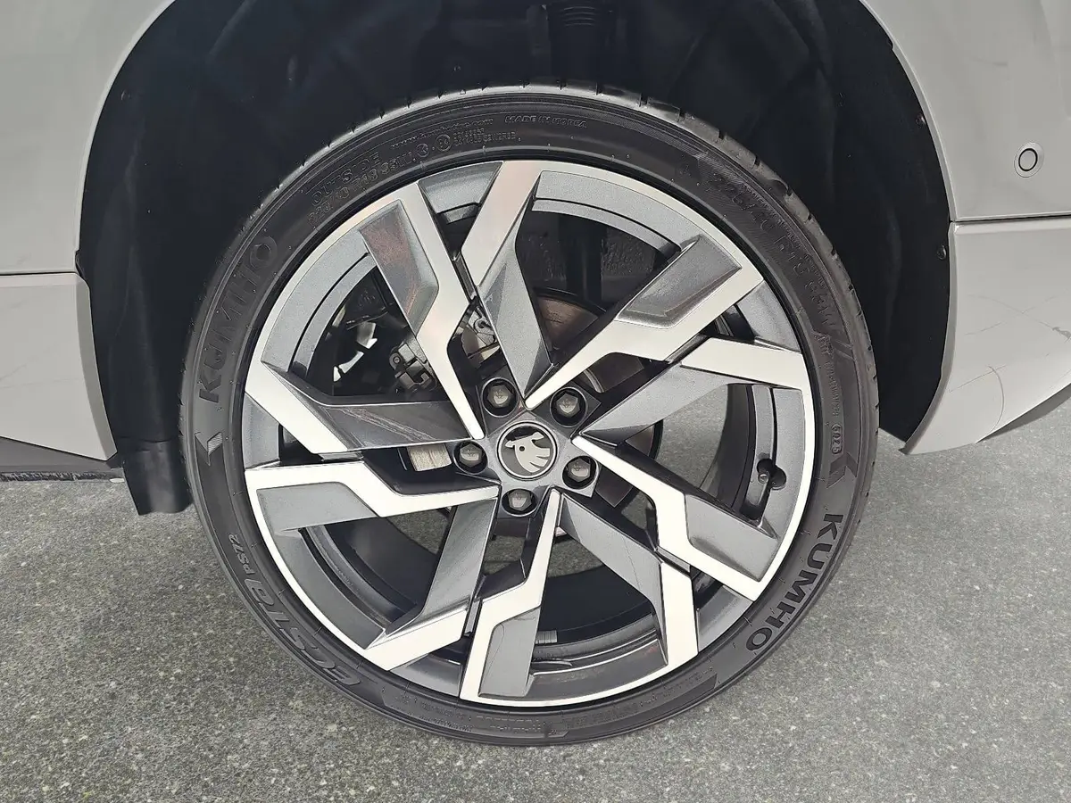 SKODA KAROQ 1.5 TSI DSG SPORTLINE NAVI LED-MATRIX PANO CANTON