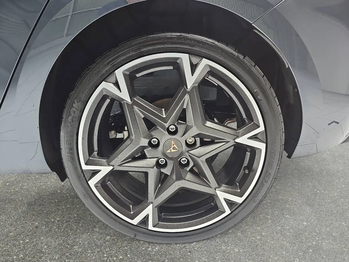 CUPRA LEON 1.5 ETSI DSG LED ACC DCC FULL-LINK WINTER PDC KAME