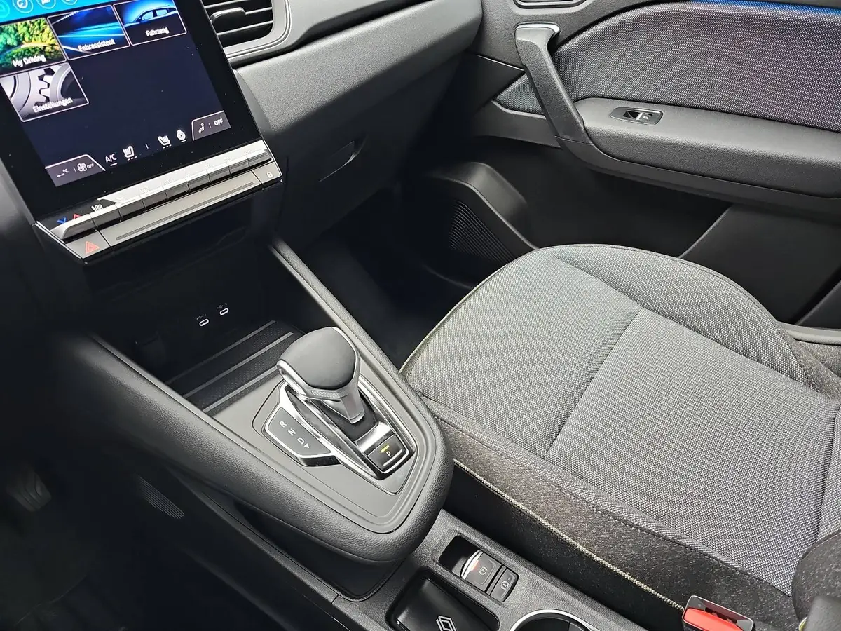 RENAULT CAPTUR II 1.3 TCE 160 EDC TECHNO LED KLIMA DAB KAMERA LM1