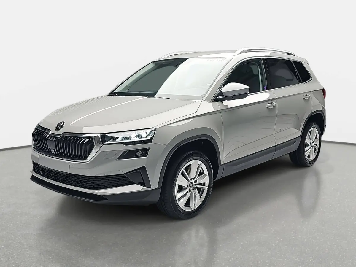 SKODA KAROQ 1.5 TSI DSG SELECTION LED ACC AHK