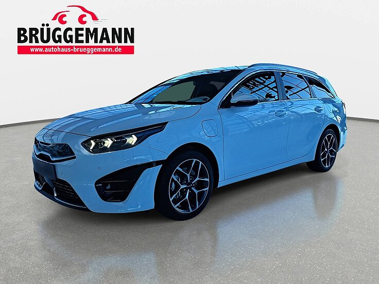 KIA CEED SW 1.6 GDI PLUG-IN-HYBRID PLATINUM LM17