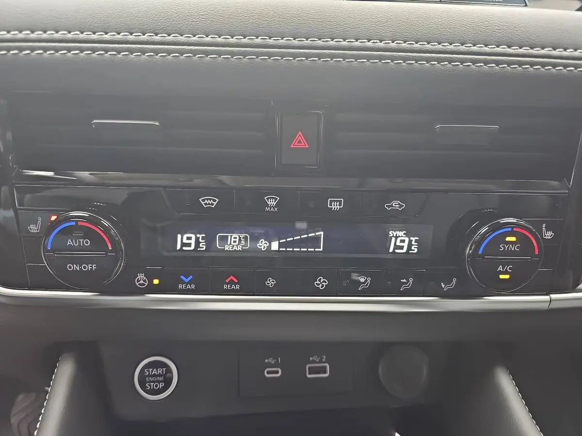 NISSAN X-TRAIL 1.5 VC-T MHEV AUTO. TEKNA PANORAMA BOSE 20ZOLL