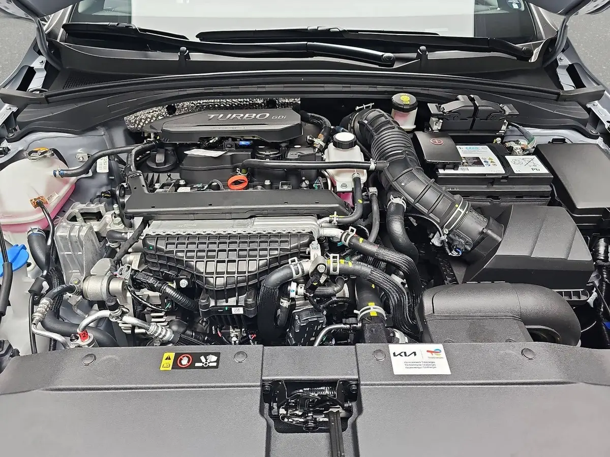 KIA XCEED 1.6 T-GDI 180 DCT SPIRIT MJ27 SOUND SITZ ADVANCED GLASDACH