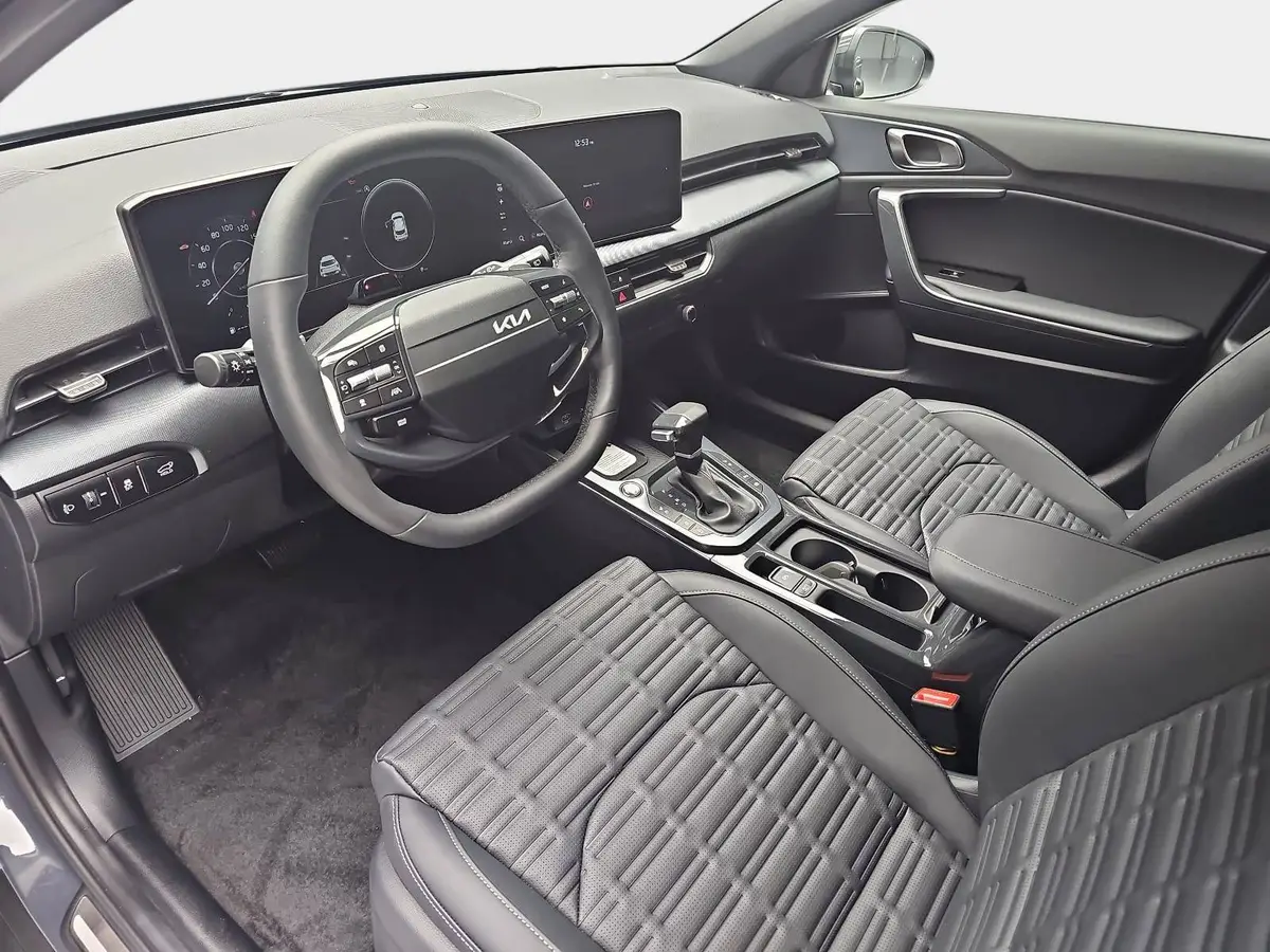 KIA XCEED 1.6 T-GDI 150 DCT SPIRIT MJ27 SOUND SITZ ADVANCED