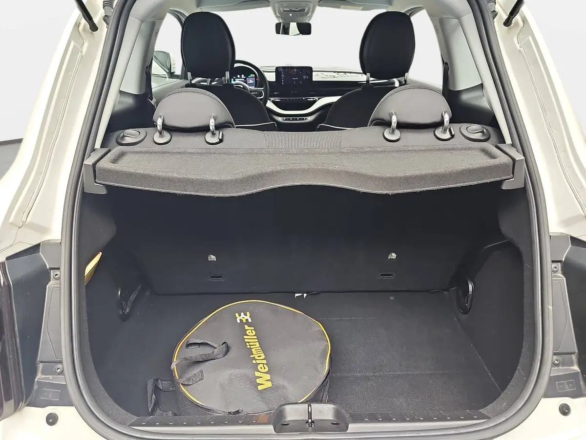 FIAT 500E ELEKTRO 23.8 KWH ACTION KLIMA DAB APPLE/ANDROID ALL-SEASON