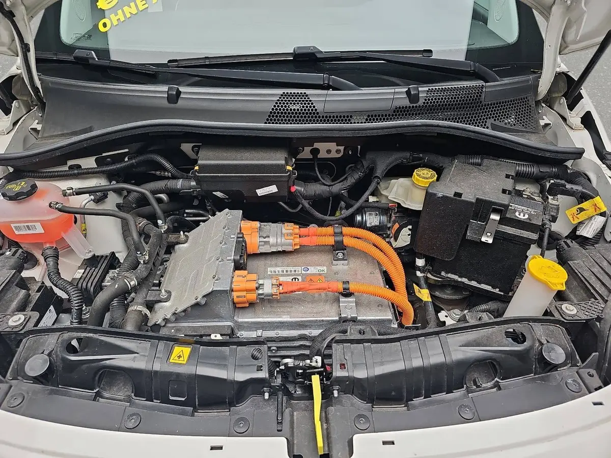 FIAT 500E ELEKTRO 23.8 KWH ACTION KLIMA DAB APPLE/ANDROID ALL-SEASON