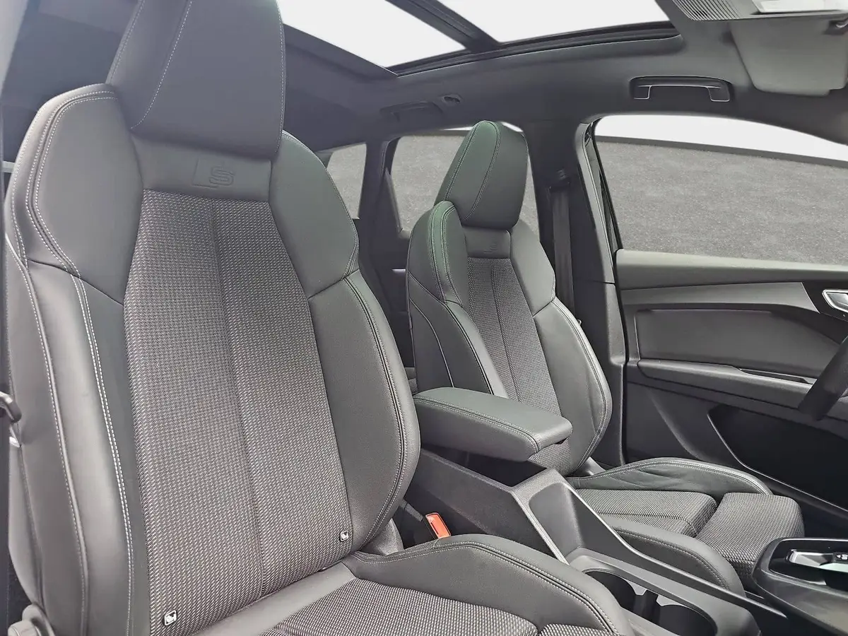AUDI Q4 E-TRON 45 S-LINE 82KWH LED-MATRIX KAMERA