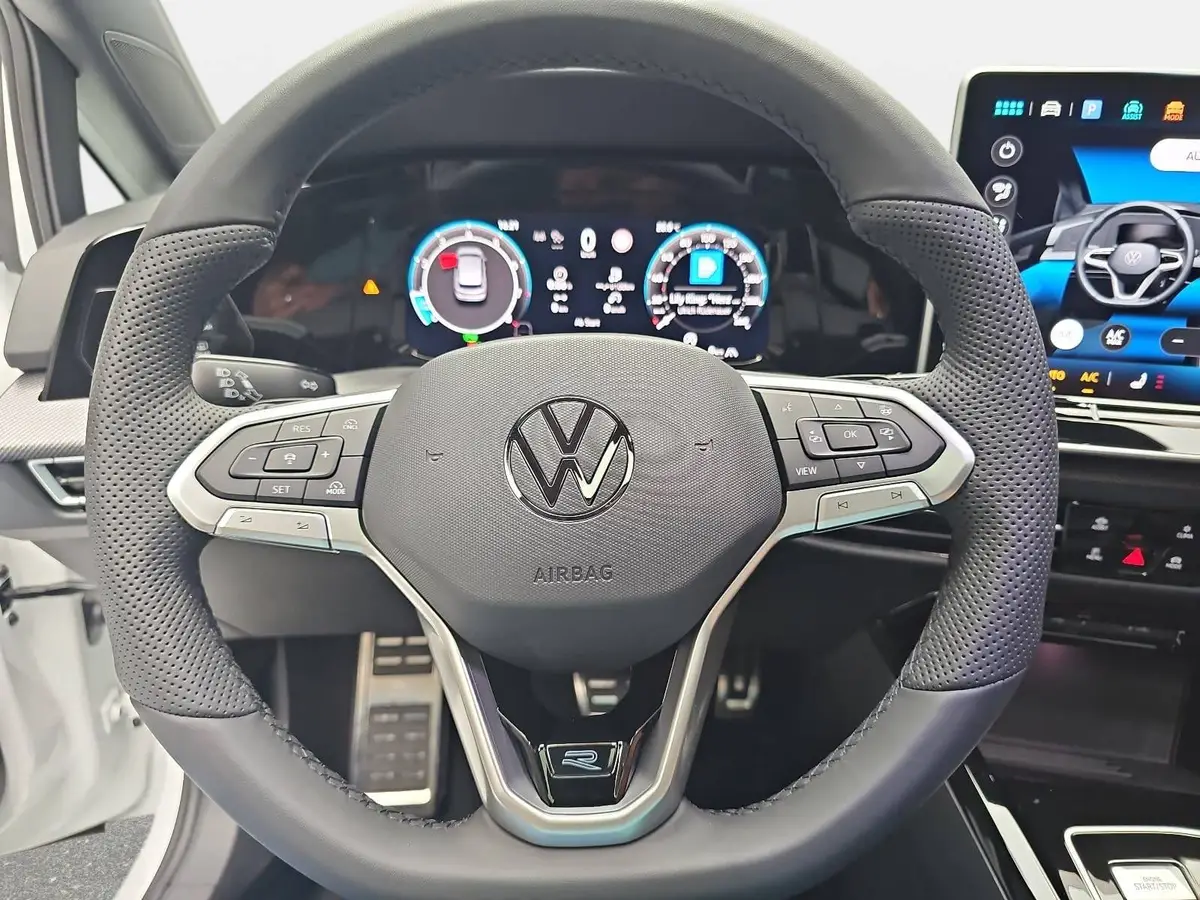 VW GOLF 1.5 ETSI DSG VIII R-LINE NAVI MATRIX-LED