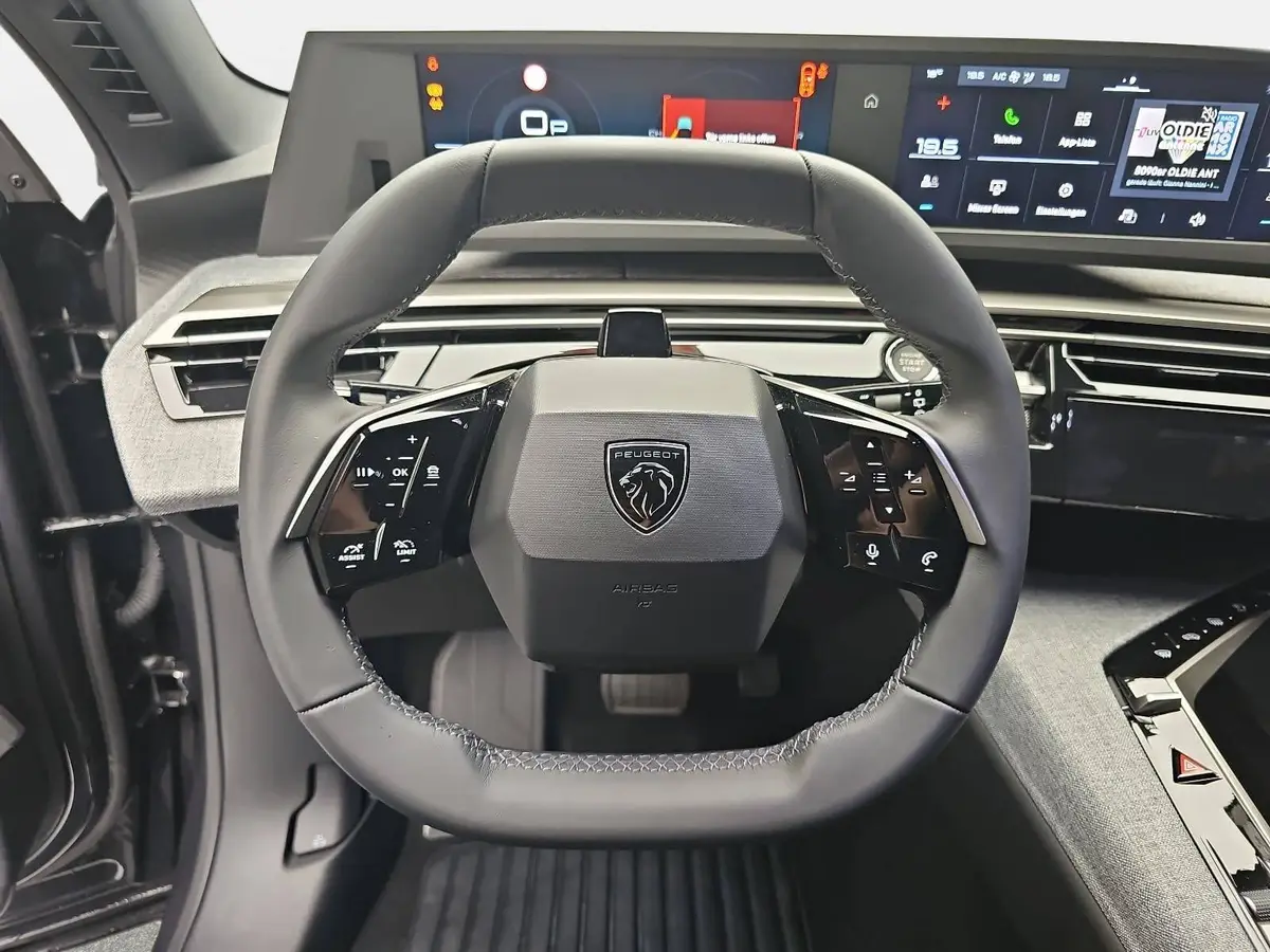 PEUGEOT 5008 1.2 HYBRID 145 E-DSC6 ALLURE KLIMA LED 7-S DAB 360