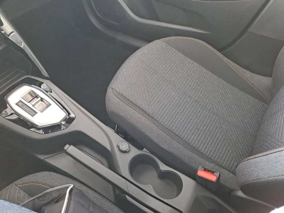 PEUGEOT 208 1.2 HYBRID 110 E-DSC6 STYLE LED GRA SHZ