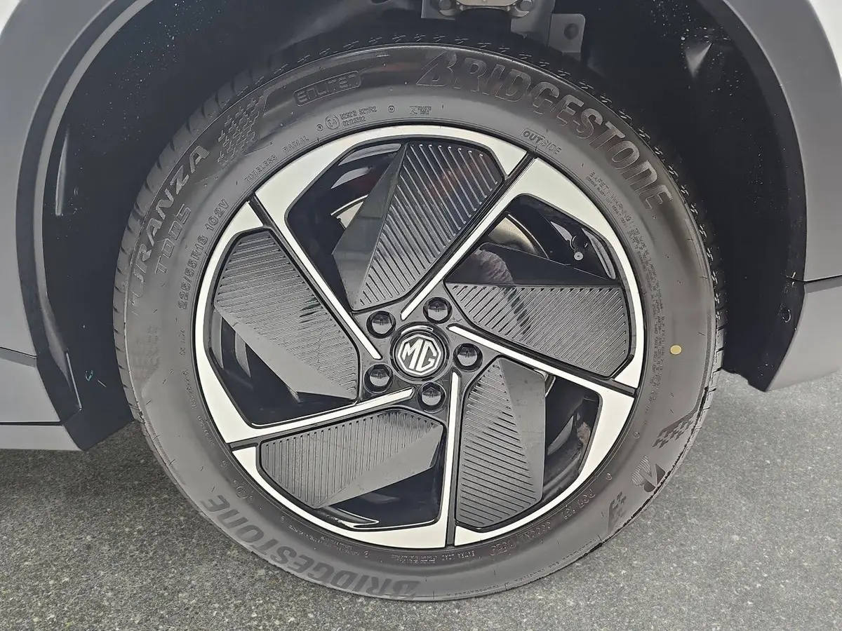 MG S5 EV 64 KWH MY25 LUXURY