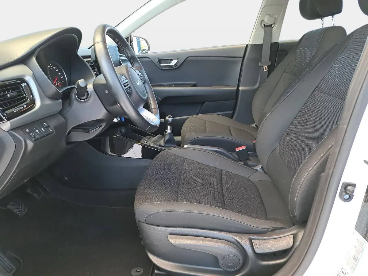 KIA RIO 1.2 VISION NAVI