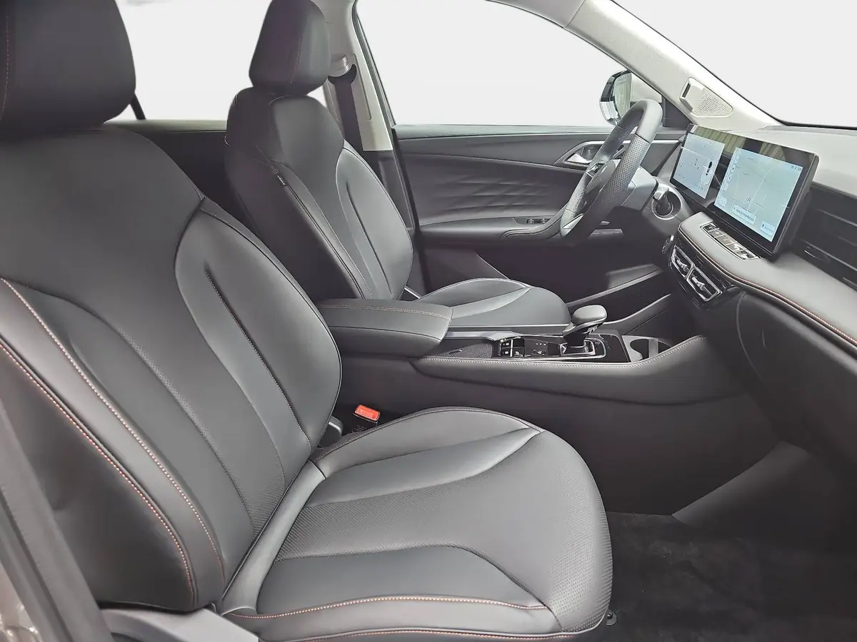 MG HS 1.5 PLUG-IN-HYBRID LUXURY LEDER 360-GRAD-KAMERA 19-ZOLL-LM