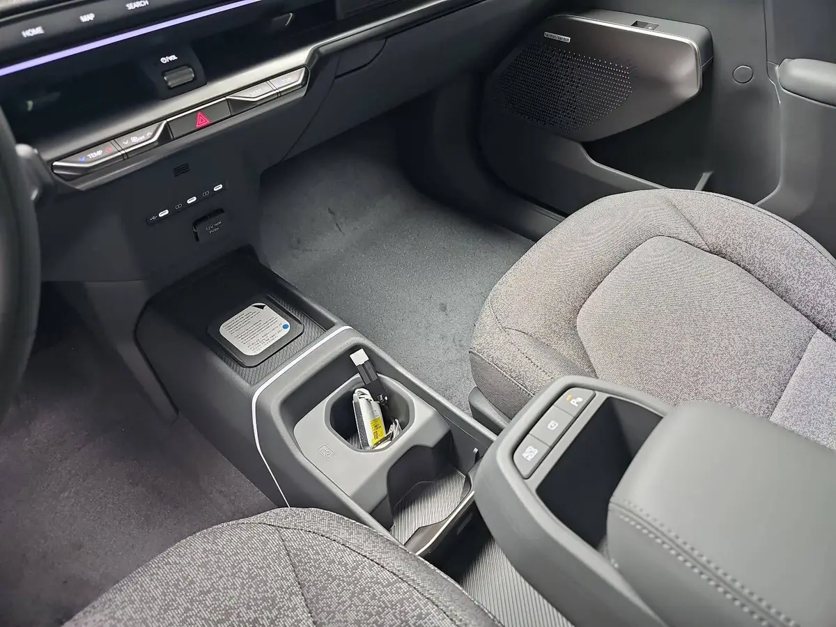 KIA EV2 42.2 KWH EARTH MJ27 4SITZE WINTER-CONNECT TECHN DRIVEWISE-PARK DESIGN