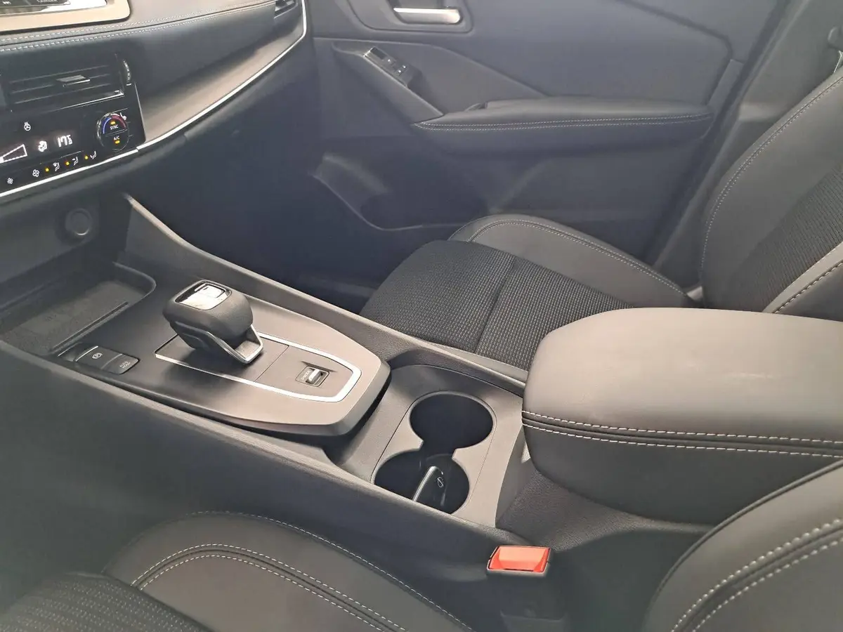 NISSAN QASHQAI 1.3 DIG-T MHEV AUTO. MJ27 N-CONNECTA WINTER EL-HECKKLAPPE PANO