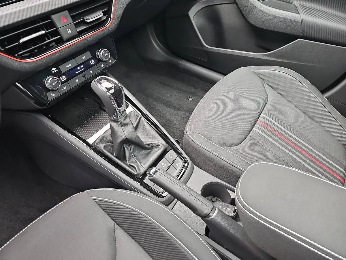 SKODA KAMIQ 1.5 TSI DSG MONTE CARLO NAVI MATRIX-LED PANO WINTE