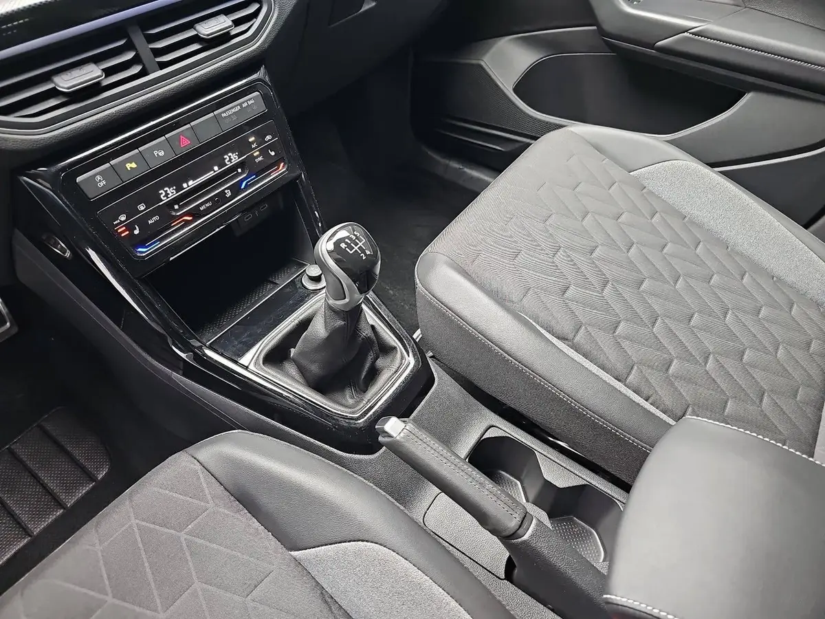 VW T-CROSS 1.0 TSI GOAL NAVI LED KLIMAAUTO ACC P-ASSIST WINTE