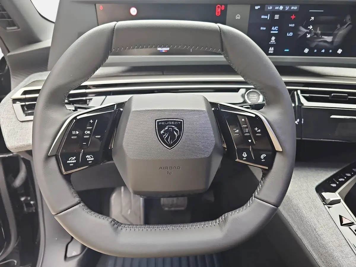 PEUGEOT 3008 1.2 HYBRID 145 E-DSC6 ALLURE LED DAB WINTER AHK LM