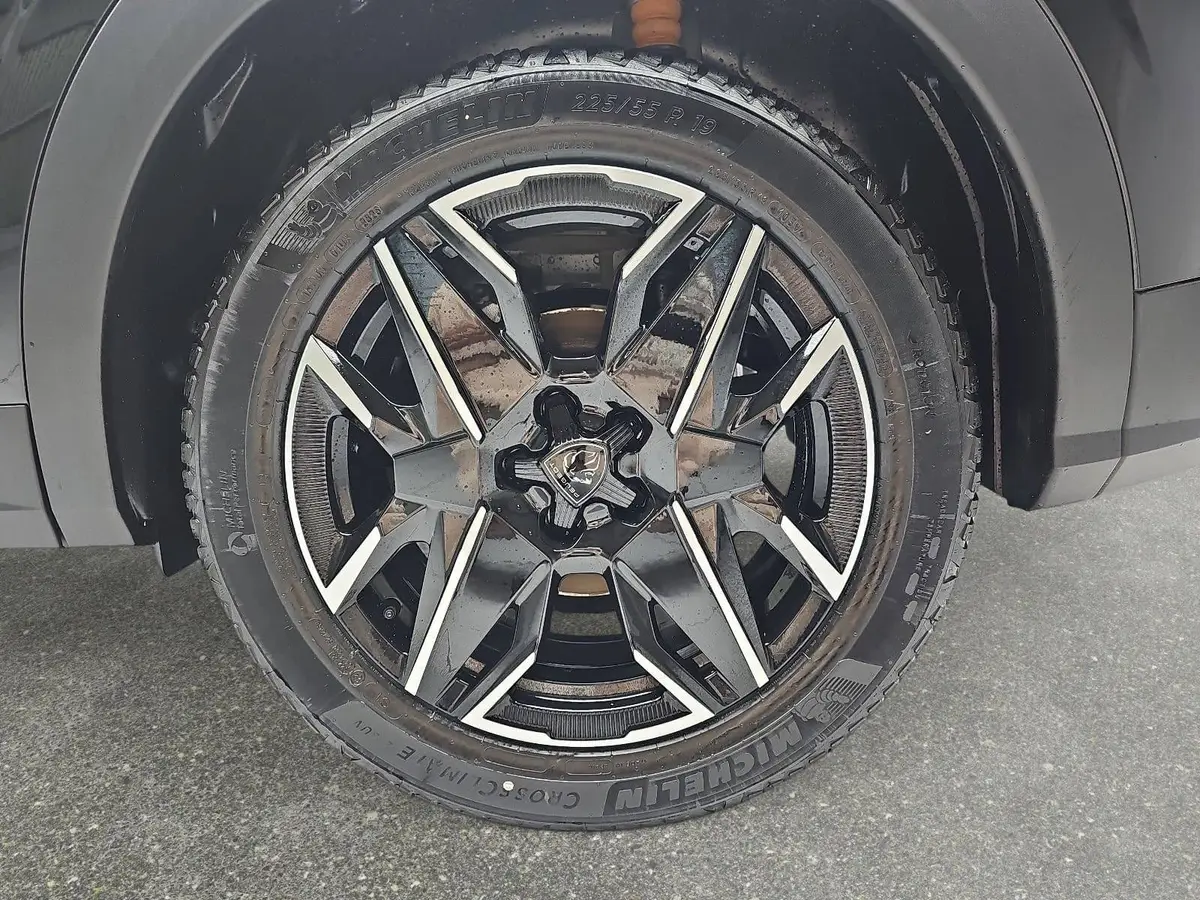 PEUGEOT 3008 1.2 HYBRID 145 E-DSC6 ALLURE LED DAB WINTER AHK LM