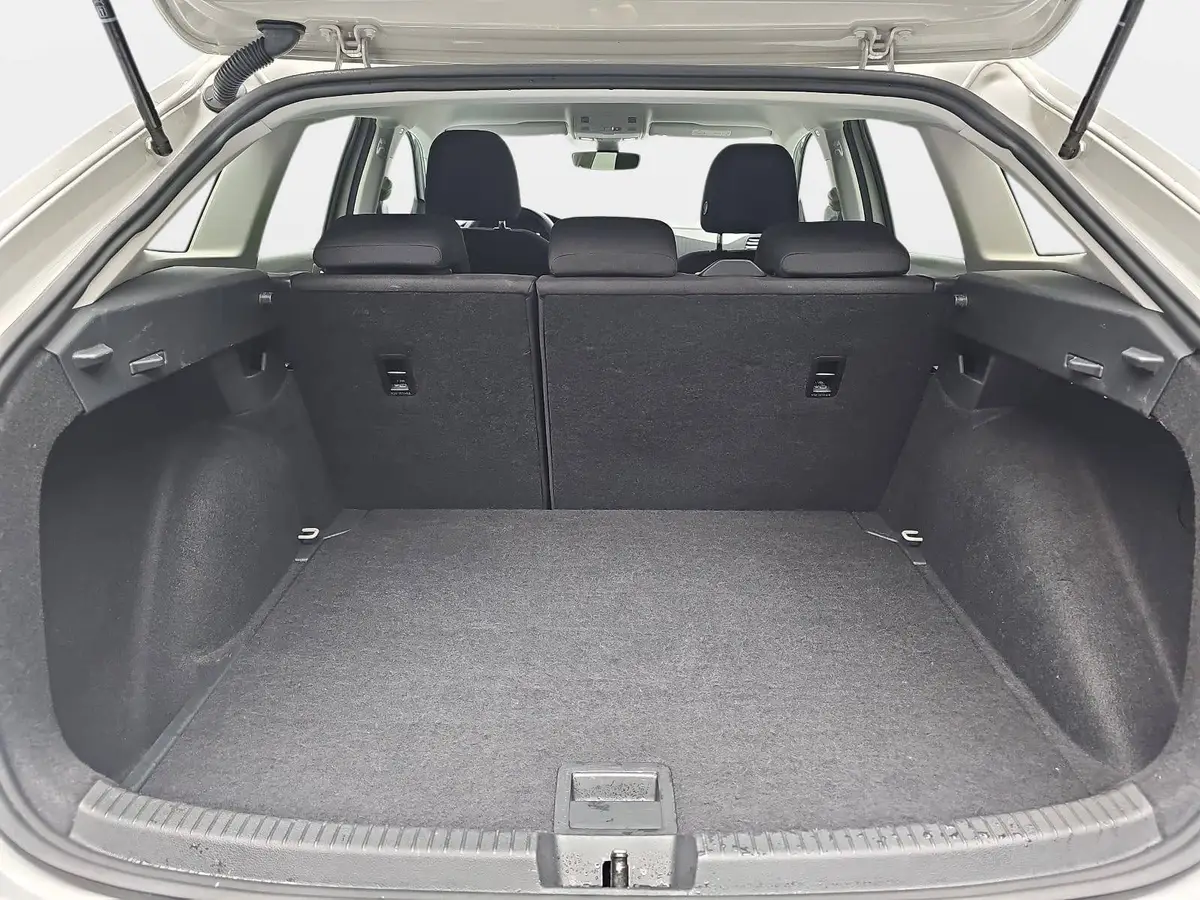 VW TAIGO 1.0 TSI DSG LIFE NAVI LED ACC SITZHEIZUNG PDC KAME