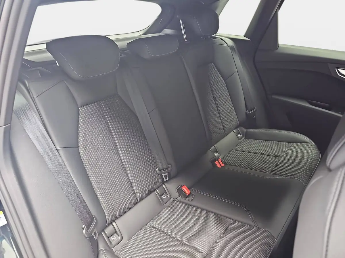 AUDI Q4 E-TRON 45 S-LINE 82KWH LED-MATRIX KAMERA