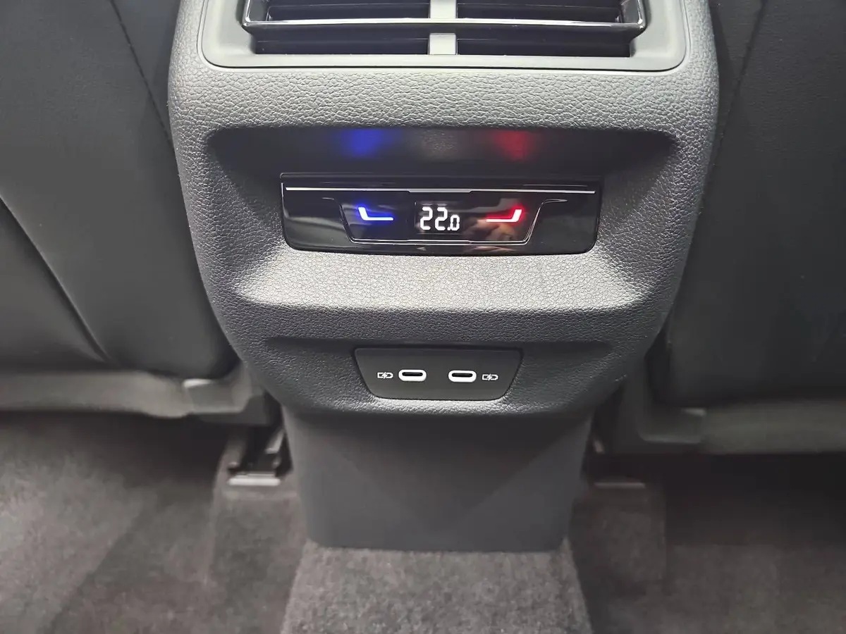 VW TIGUAN 1.5 ETSI DSG R-LINE NAVI LED PANO