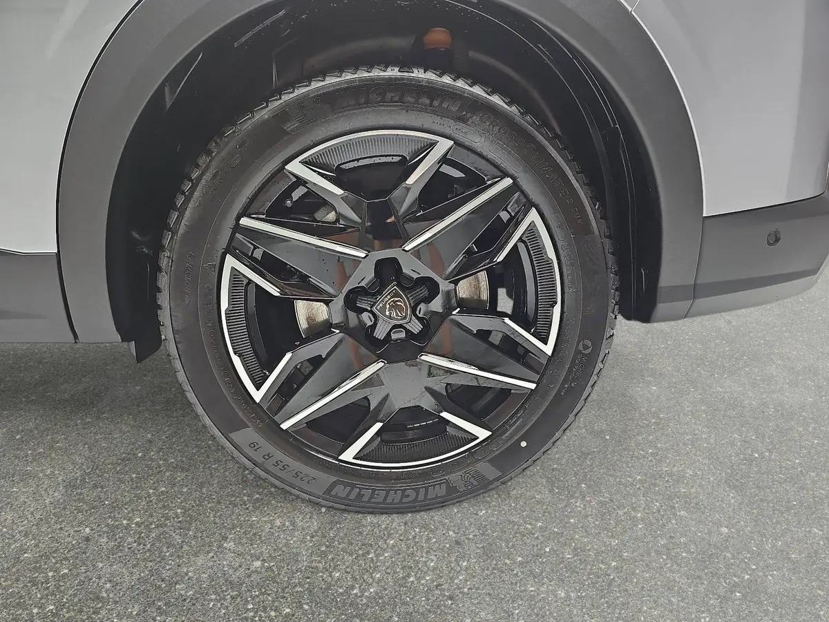 PEUGEOT 5008 1.2 HYBRID 145 E-DSC6 ALLURE KLIMA LED 7-S DAB 360