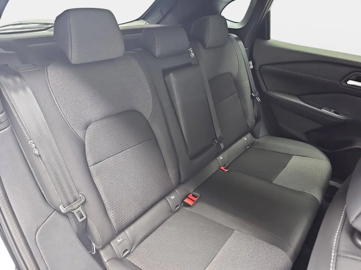 NISSAN QASHQAI 1.3 DIG-T XTRONIC N-CONNECTA PANO WINTER