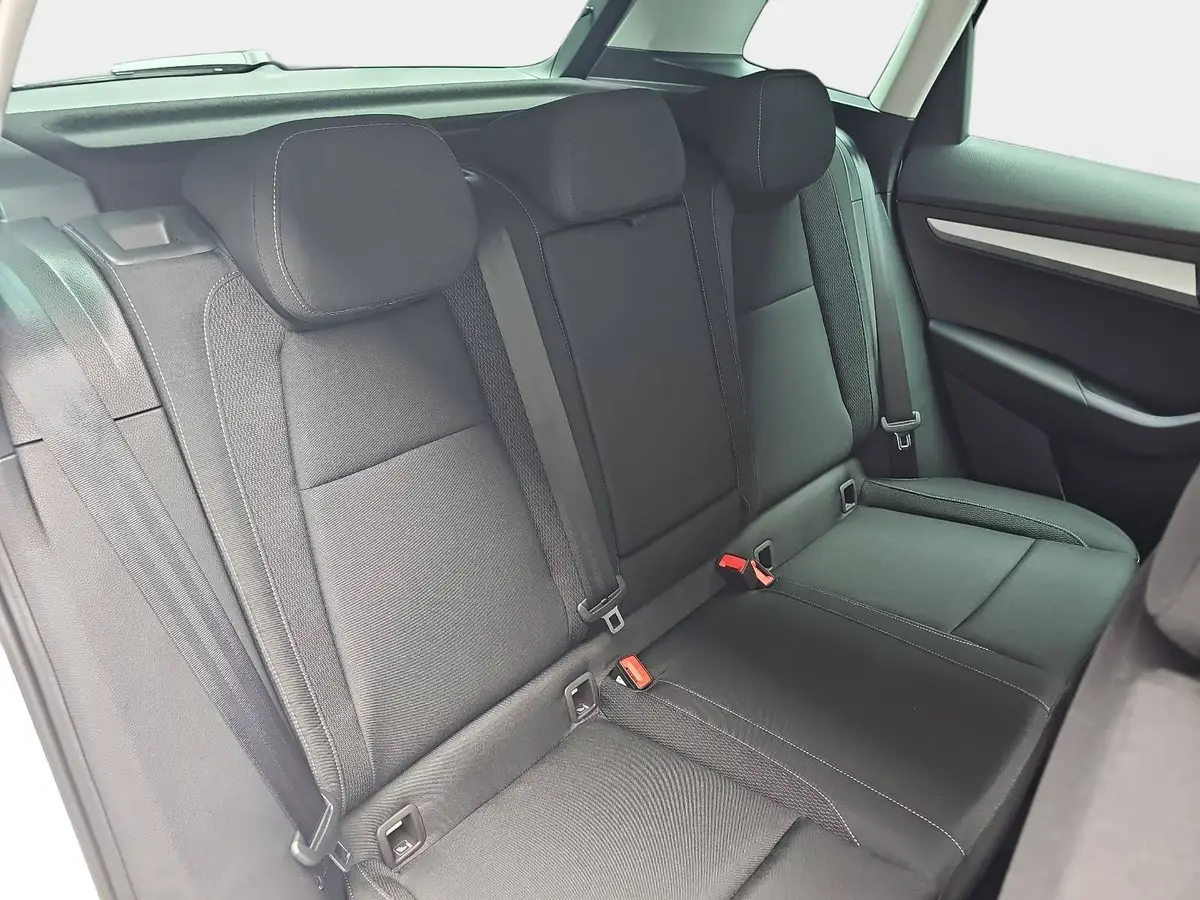 SKODA KAROQ 1.5 TSI DSG 130 JAHRE LED KAMERA AHK