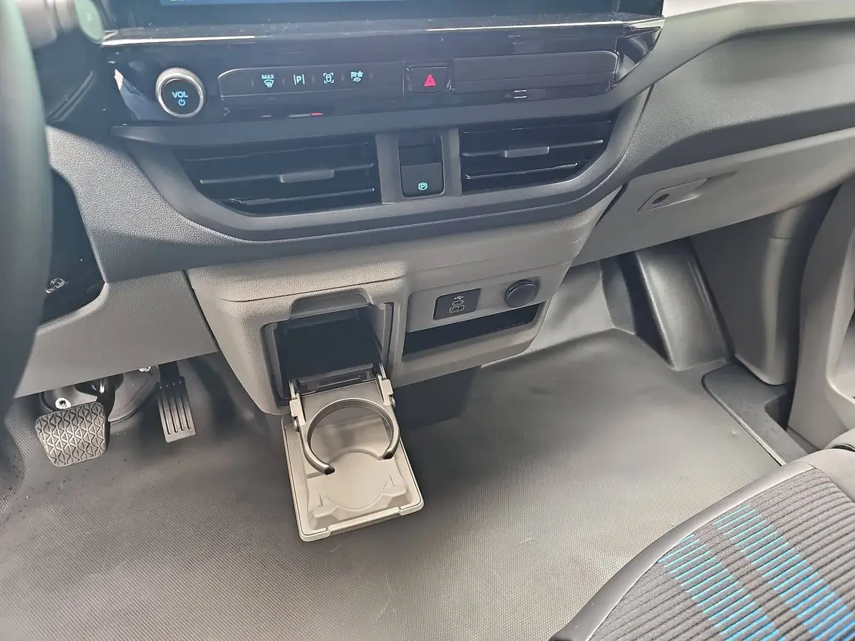 FORD TRANSIT CUSTOM 2.0 ECOBLUE AUTO. 320 L1H1 SPORT FWD KLIMA LED LM