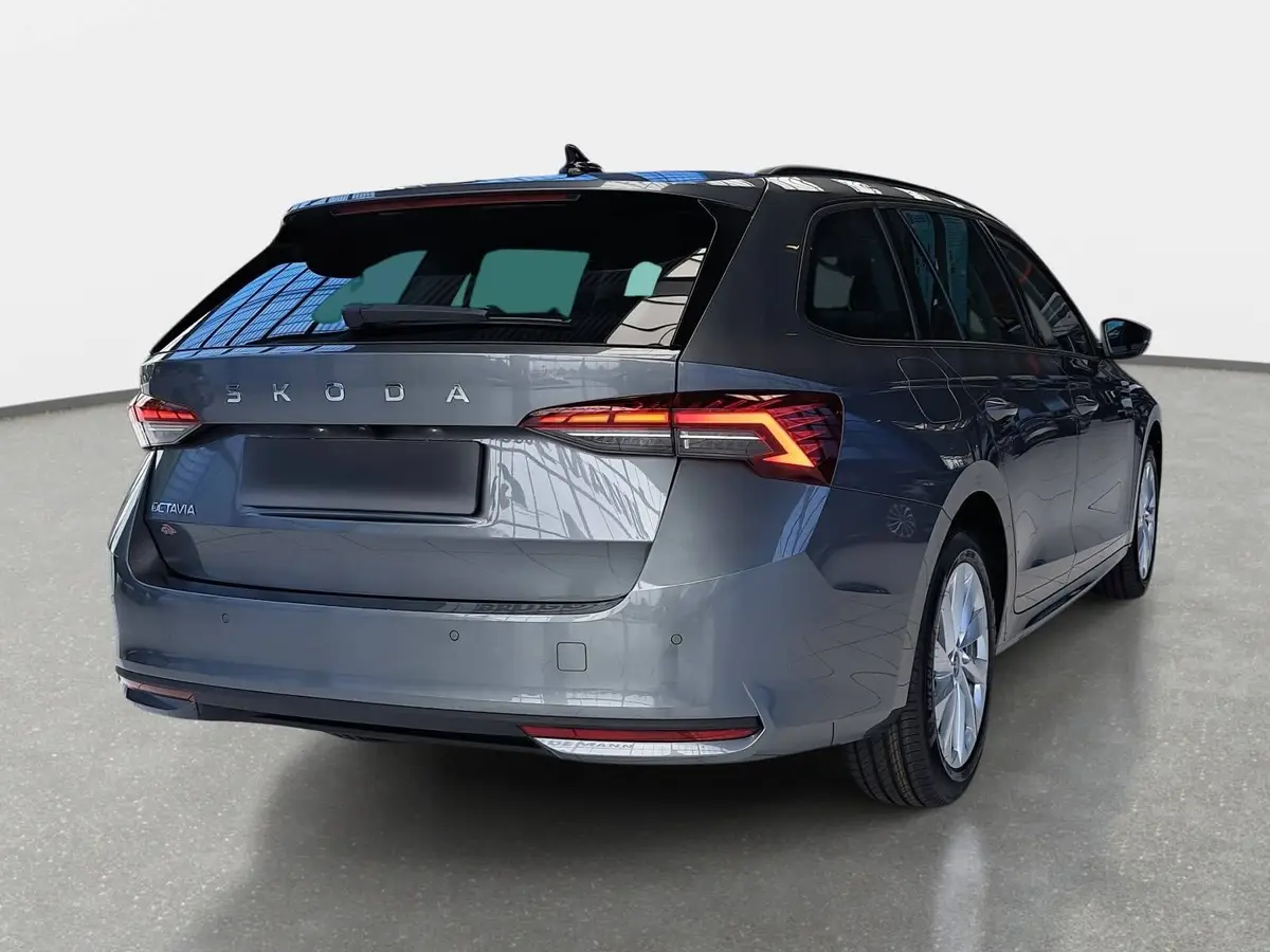 SKODA OCTAVIA COMBI 2.0 TDI DSG SELECTION AHK LM