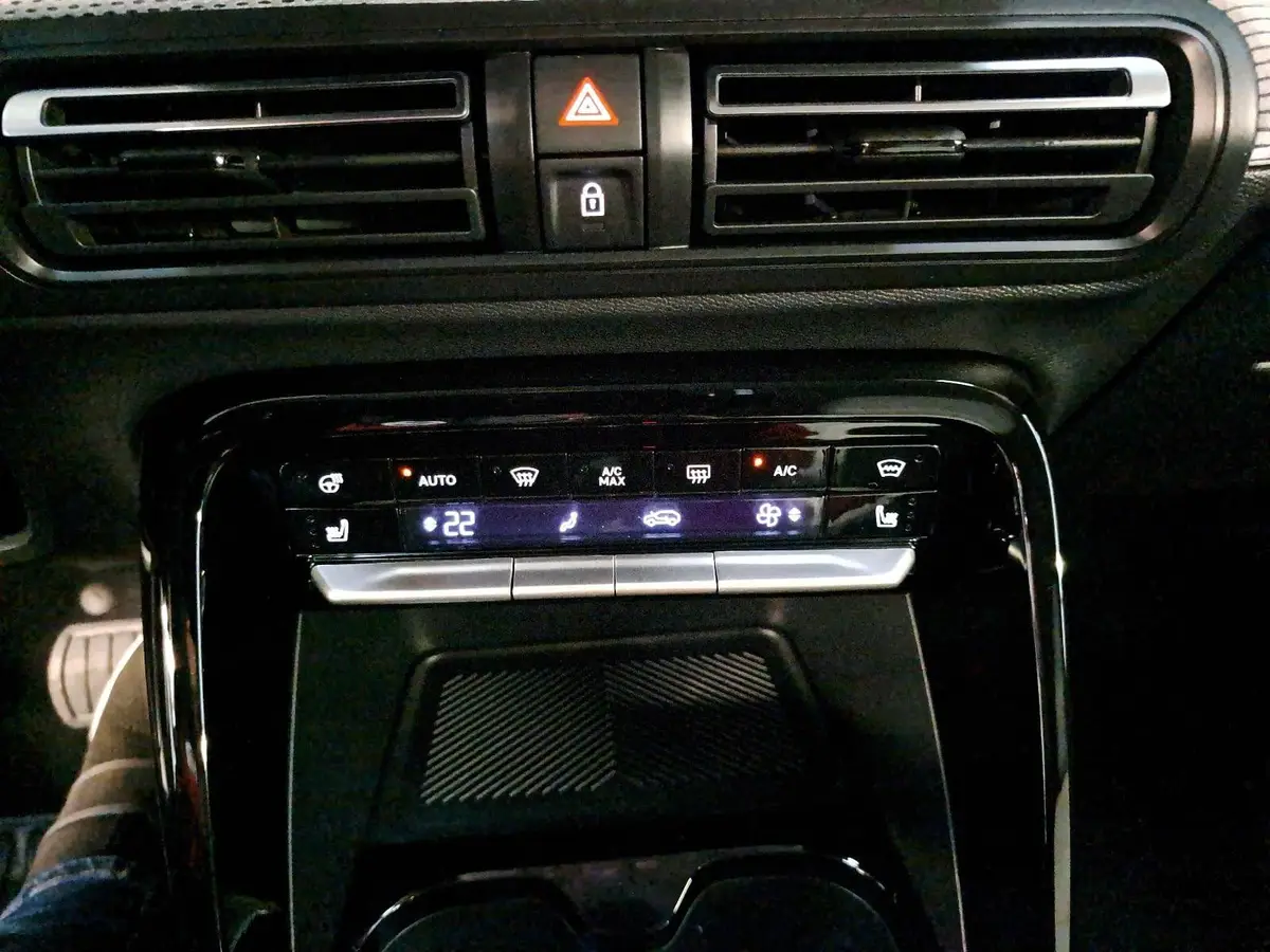 CITROËN C3 AIRCROSS 1.2 HYBRID 145 E-DCS6 PLUS 7-S