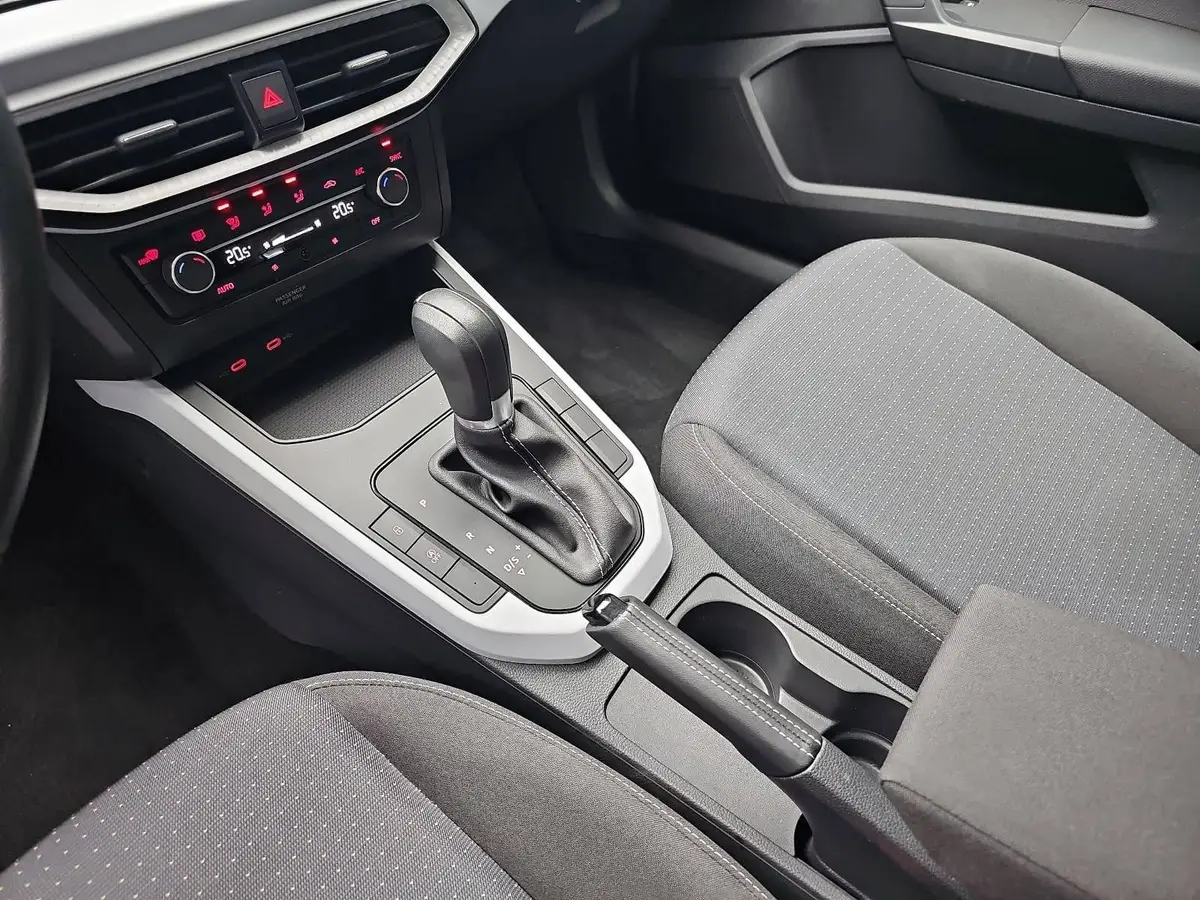 SEAT ARONA 1.0 TSI DSG STYLE NAVI LED PDC LM